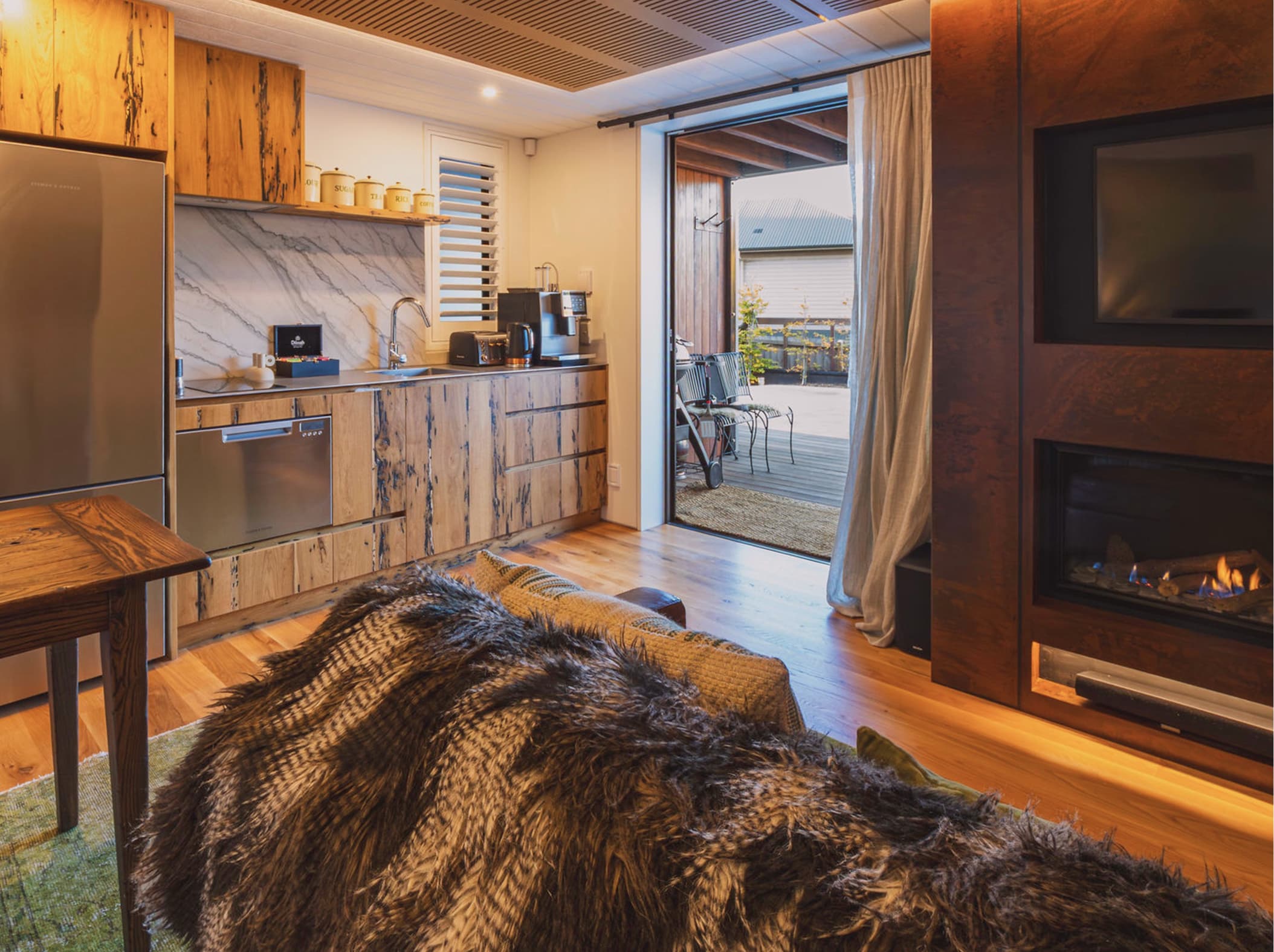 Takehe Apartment